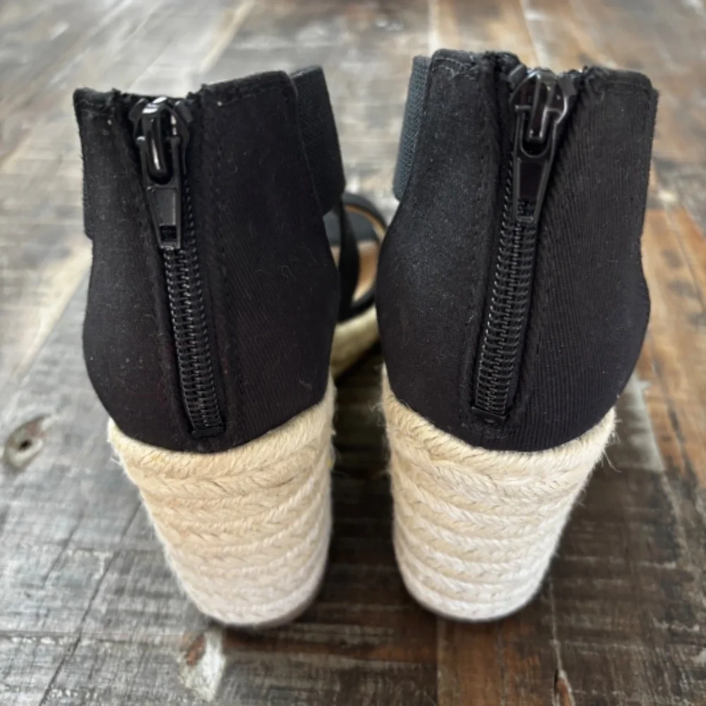 Lifestride Black Women's Thrive Strappy Espadrille Wedge Sandal.‎ Size 6.5W.